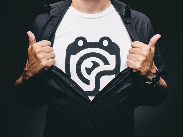 marskineliai su logotipu