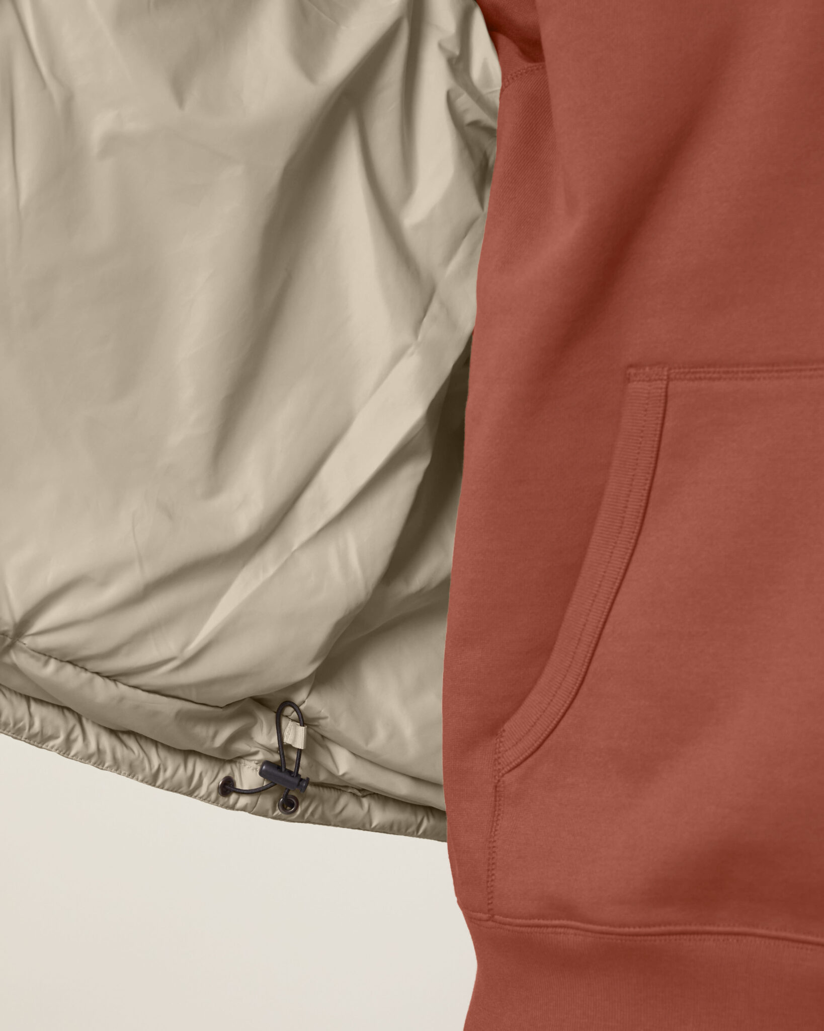 Puffer Gilet_Desert Dust_Studio_Front_Detail_0