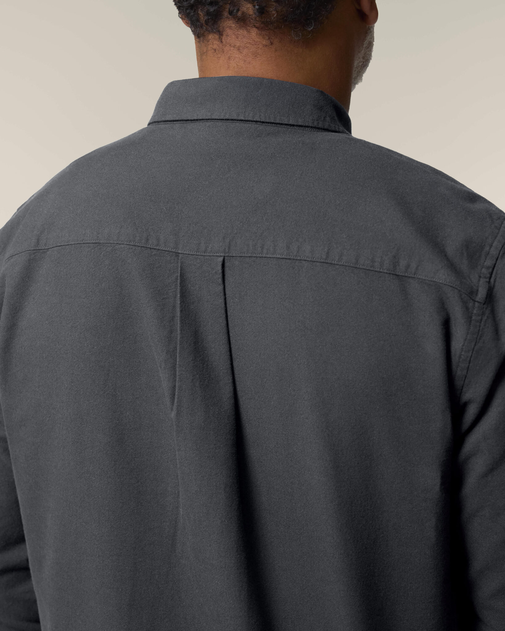 Stanley Oxford Shirt_Anthracite_Studio_Front_Detail_4