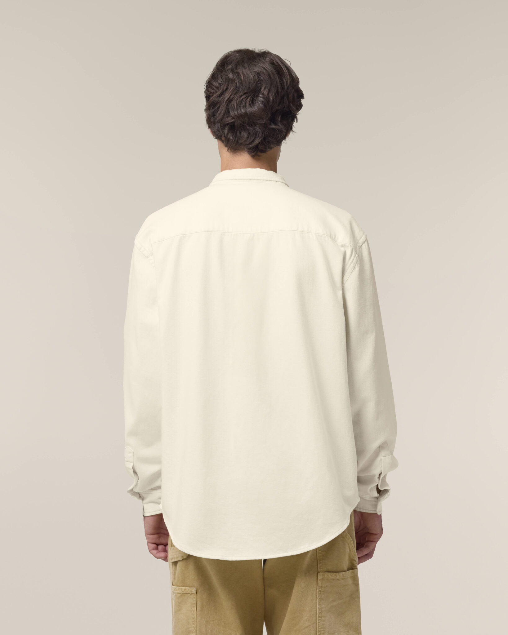 Worker_Natural Raw_Studio_Back_Main_0